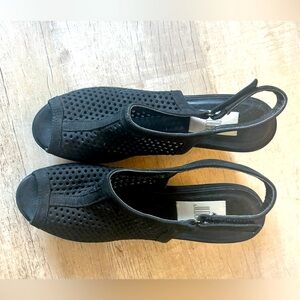 Famous Jildor ‘Emmie’ Suede Wedge Sandal Size 9.5 N Worn 2-3 x’s Beautiful Shoes